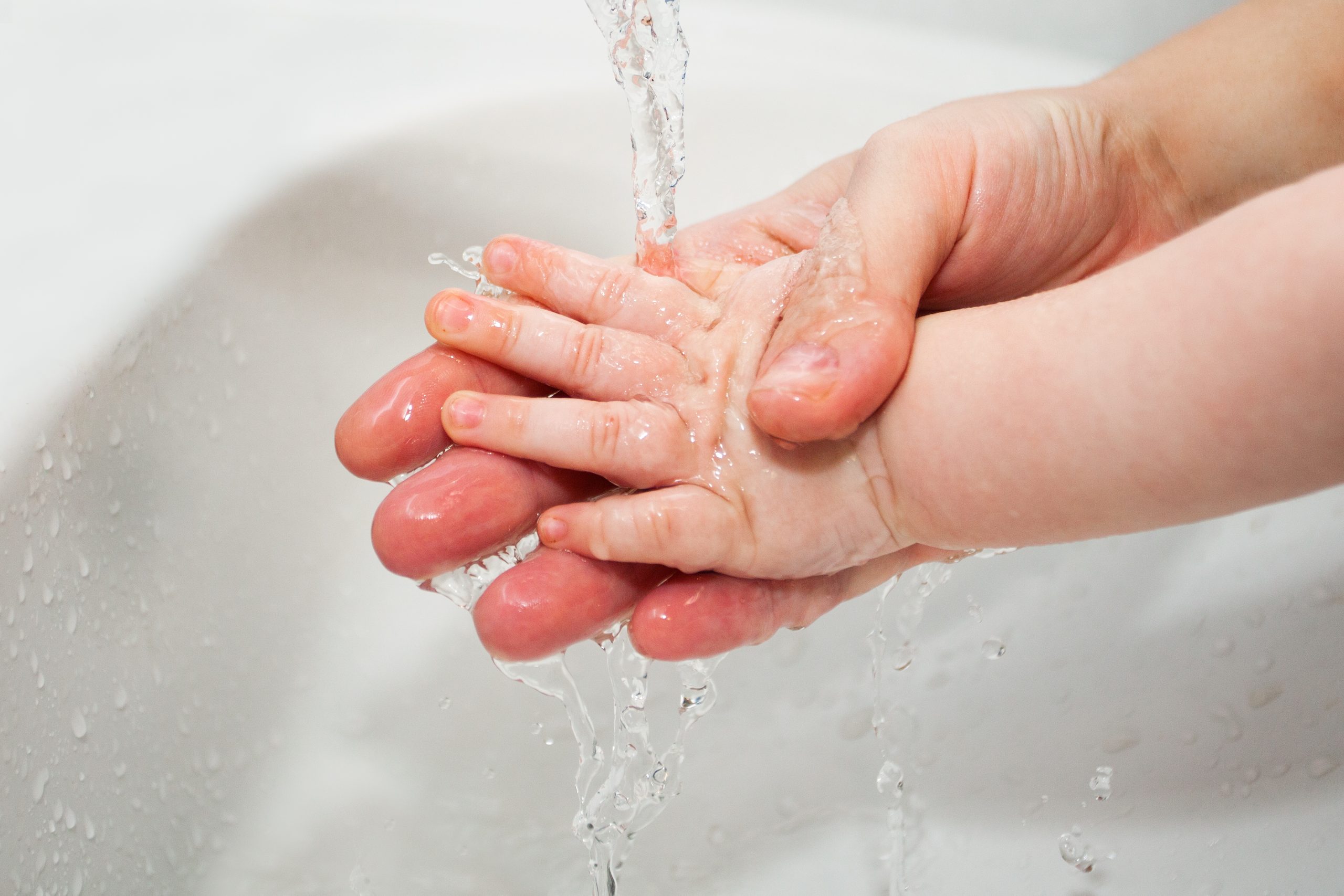 toddlers sunkids wash hands